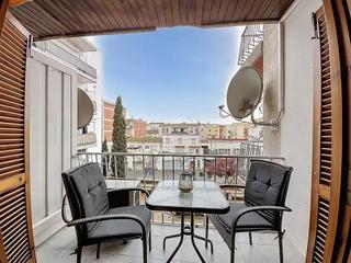 Pis a Santa Margarida. En venta estudio amplio con zona de descanso y terraza en el cen
