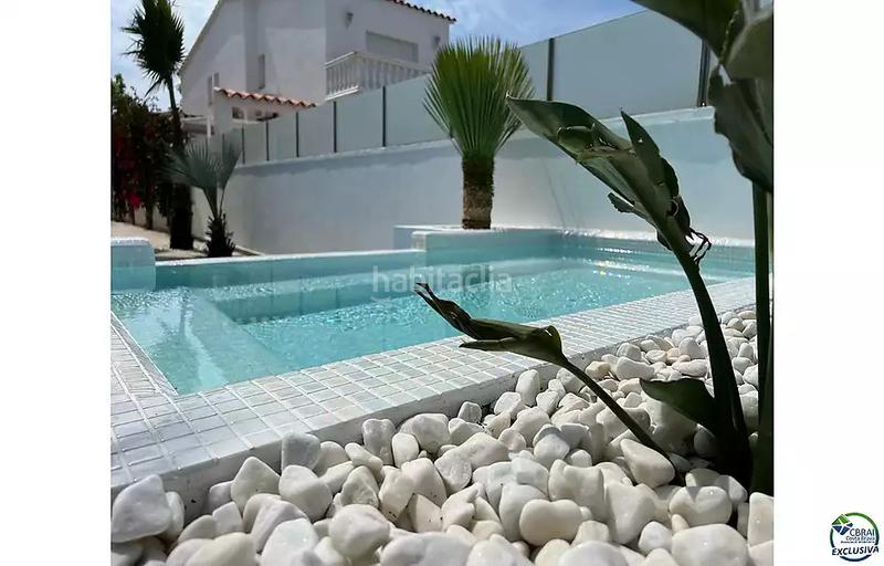 Foto 20e2e5fe-e964-435a-b65e-e555d026aac8. Casa con parcheggio piscina in Cap Ras - Creus - Falconera Empuriabrava