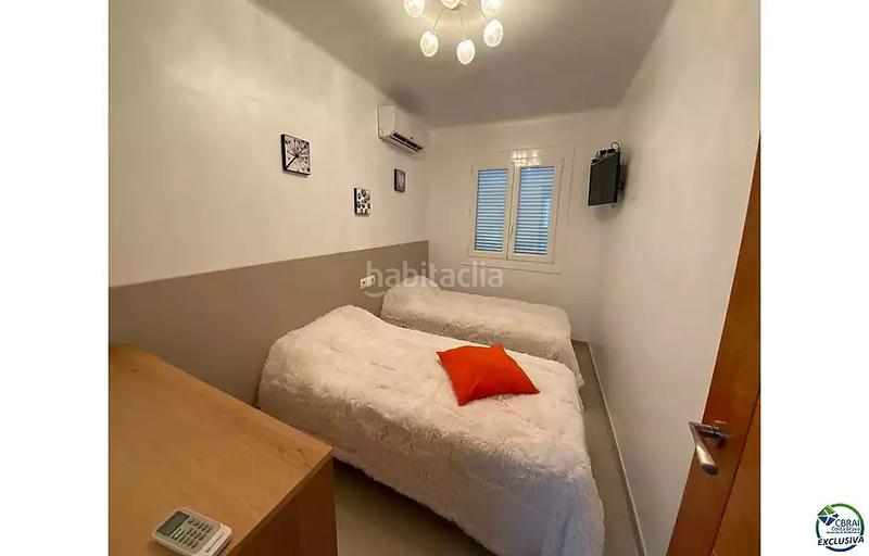 Foto 5c6c38ab-805d-40cb-8763-712e92d904dd. Casa con parcheggio piscina in Cap Ras - Creus - Falconera Empuriabrava
