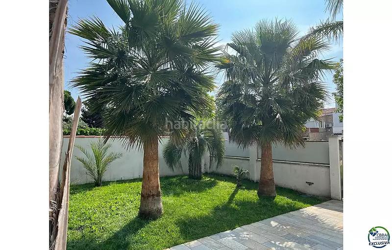 Foto 90c93f5d-f06c-4e7e-b3a9-ff5fd912c68e. Casa con parcheggio piscina in Cap Ras - Creus - Falconera Empuriabrava
