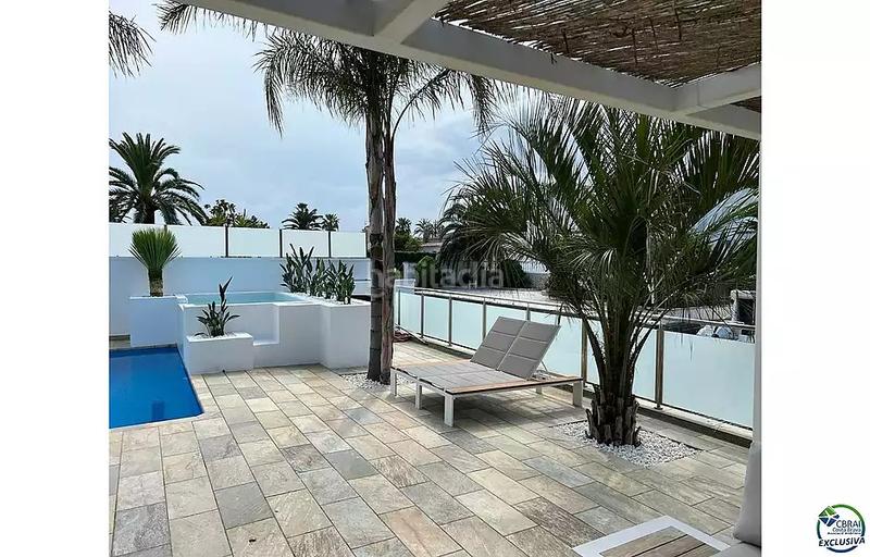 Foto 994eb351-4364-4553-9c03-47118c34c124. Casa con parcheggio piscina in Cap Ras - Creus - Falconera Empuriabrava