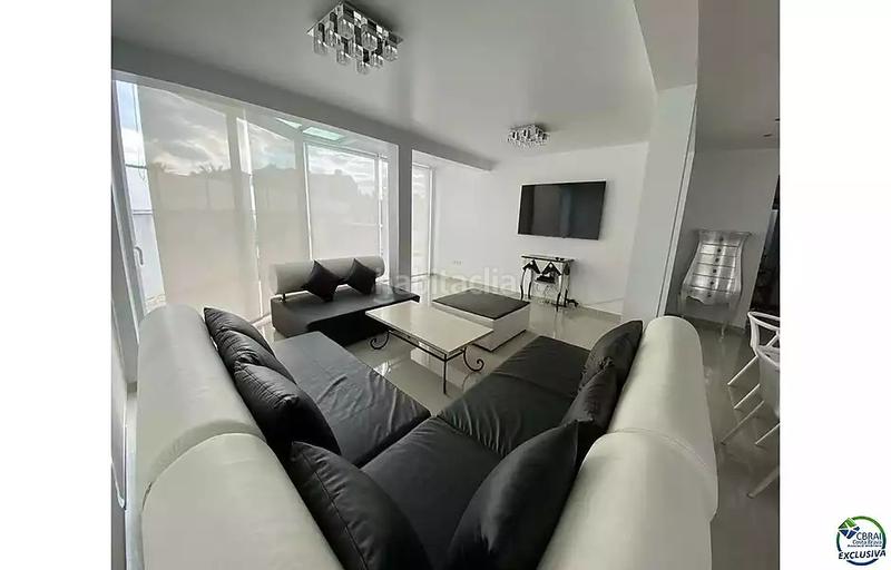 Foto de82f6f7-4447-4f26-94c4-71fbbb21757f. Casa con parcheggio piscina in Cap Ras - Creus - Falconera Empuriabrava