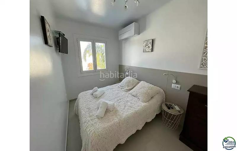 Foto f53d0bb4-3697-4d89-80eb-e6fd57a57754. Casa con parcheggio piscina in Cap Ras - Creus - Falconera Empuriabrava