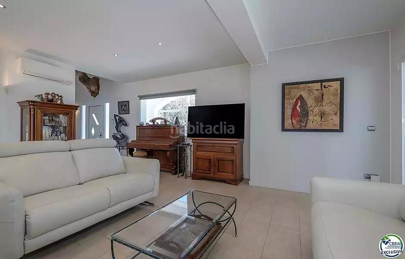 Foto cec6f576-9b83-40f1-a80b-47dc2cdbfd9e. Casa con riscaldamento parcheggio piscina in Palau-saverdera