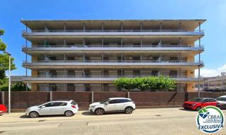 Flat in Calle joanot martorell 6. Apartamento en salatar con vista parcial al mar, gran terraza y