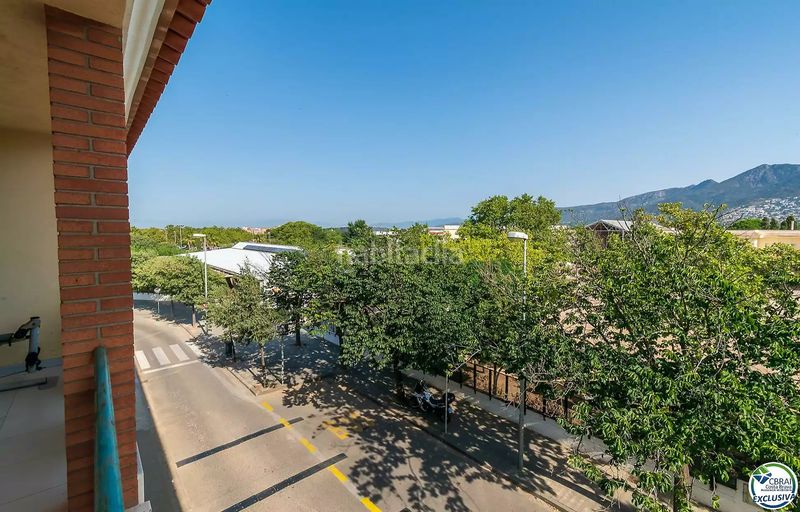 Foto f624cae0-54a1-4ada-a9da-367703cf7eaf. Casa a calle ponent 38 a Centre Roses