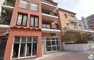 Local Comercial a Muga - Gran Reserva - Badia. Local convertido en vivienda con plaza de parking en gran reserv