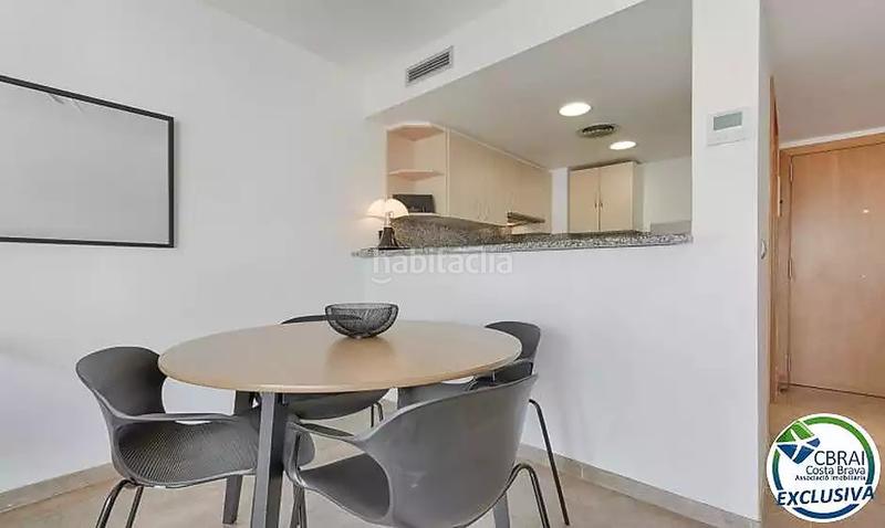 Foto 74a3ecfb-b762-4757-a5c8-8a95fbeb8858. Pis a paseo maritimo 31 a Salatar Roses