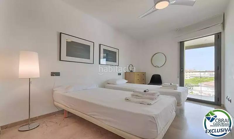 Foto 902814c5-2e11-4b2c-bf9d-905511eeef8e. Pis a paseo maritimo 31 a Salatar Roses