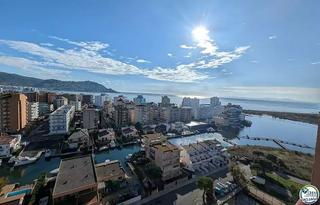 Etagenwohnung in Santa Margarida. Apartamento 68 m en roses santa margarida a 1400 metros del mar