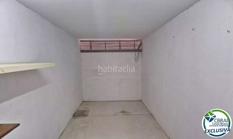 Foto d07b1b08-0c95-4978-a27c-2327802504ee. Aparcament cotxe a calle cap norfeu 61 a Centre Roses