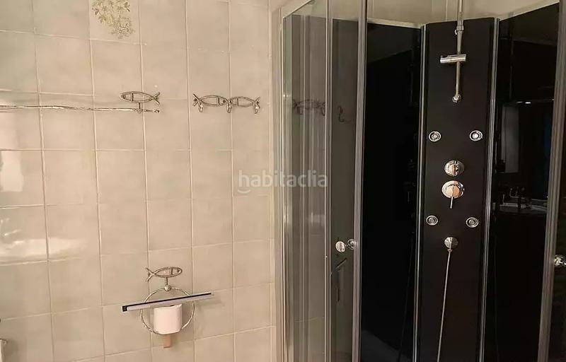 Foto bc9caeda-af7f-4595-a384-cb6d24eeadb4. Casa  de pescadores con amarre y garaje cerrado en Empuriabrava