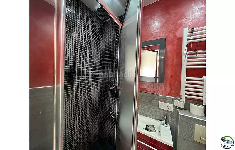 Foto 5d86a29e-419b-46ff-9521-78fd70f5b3fb. Casa con parcheggio piscina in Carlit - Montseny Empuriabrava