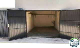 Aparcament cotxe a Avenida del nautilus 16. Garaje cerrado de 12 m en santa margarita, roses  ideal como inv