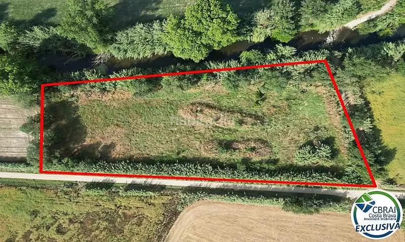 Foto 65366b5c-f329-48fd-9117-923ac9486b34. Terreny residencial a calle cami de la sota el parc 8 a Peralada