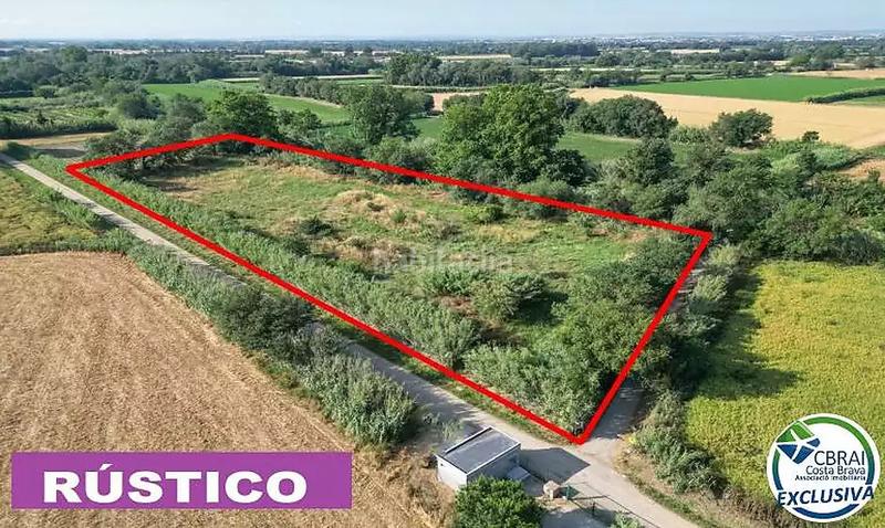 Foto 799b948f-0459-4f99-a52b-b1fd3055883b. Terreny residencial a calle cami de la sota el parc 8 a Peralada