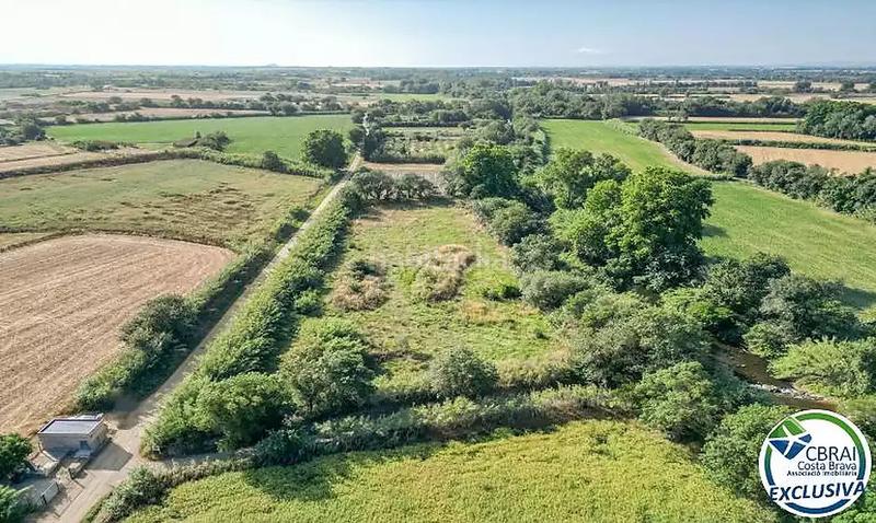 Foto 7cb1ae07-5736-4b25-812f-5418abbe50a7. Terreny residencial a calle cami de la sota el parc 8 a Peralada