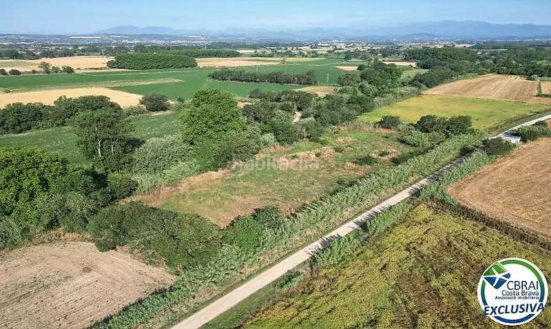 Foto 940edee3-8607-4432-a442-4bc106b8d0bc. Terreny residencial a calle cami de la sota el parc 8 a Peralada