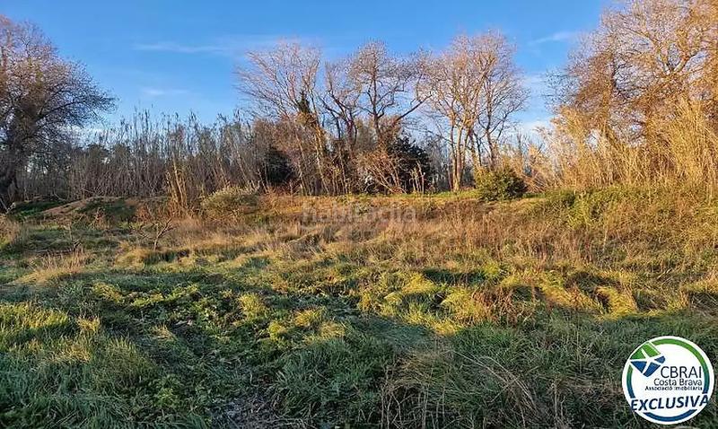 Foto e8c27e14-49a9-4869-8d2c-fdc851c52adc. Terreny residencial a calle cami de la sota el parc 8 a Peralada