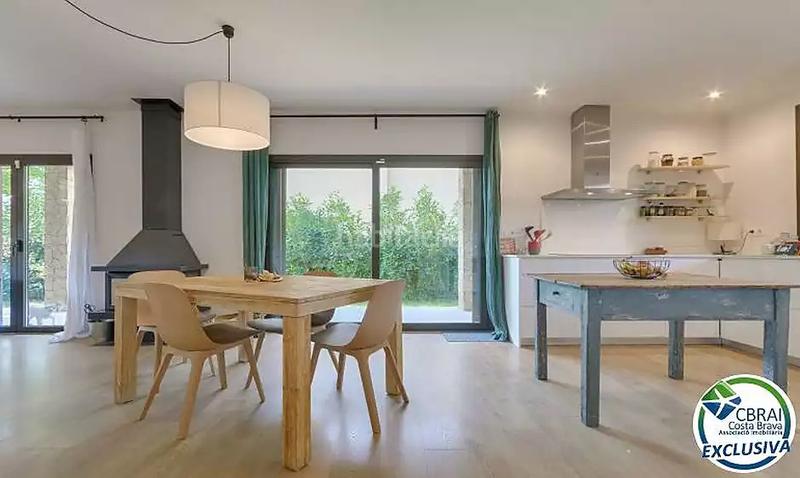 Foto b15e8cce-3f82-4eb6-948c-85c263306f22. Casa con riscaldamento in Sant Pere Pescador