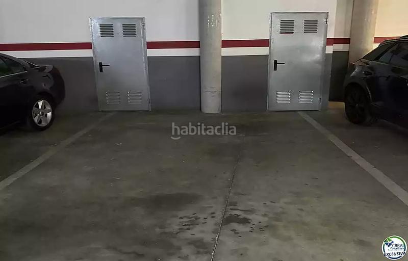 Foto a30d59cd-b700-47de-bf48-ed6ca9c93f43. Parking voiture dans Centre Figueres