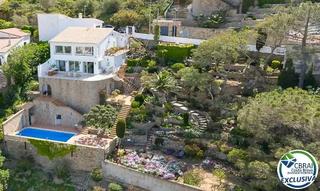 Casa a Palau-saverdera. Villa mediterránea con alma, vistas impresionantes y oportunidad