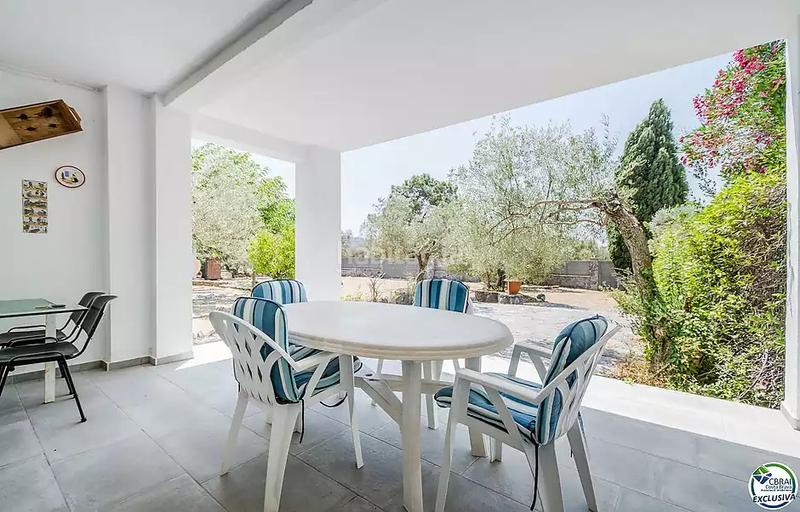 Foto 225924bb-75dc-40cb-a512-511b8f0df236. Maison avec chauffage parking dans Nord Roses