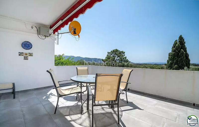 Foto 33d91425-3032-436b-bcb4-82a6178160a8. Maison avec chauffage parking dans Nord Roses