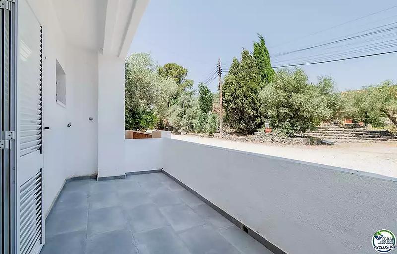 Foto 3dac1e2b-b7f5-4f18-9d11-191dcd91dc96. Maison avec chauffage parking dans Nord Roses