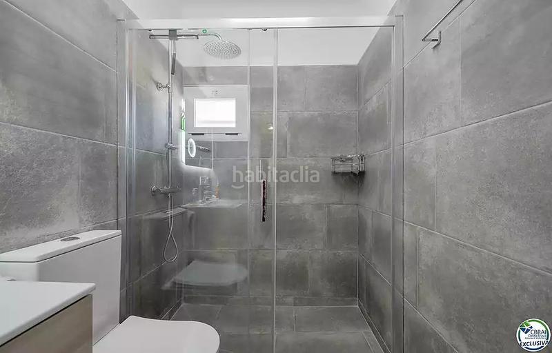 Foto f664edaf-33ec-4b93-9b58-fab13b7c4231. Maison avec chauffage parking dans Nord Roses