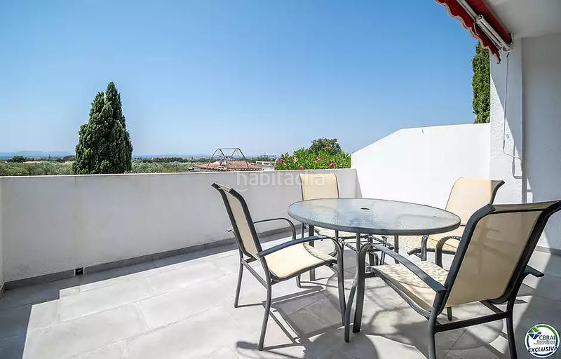 Foto f8af6da6-f948-4be8-b6ef-0e36b8e92fc8. Maison avec chauffage parking dans Nord Roses