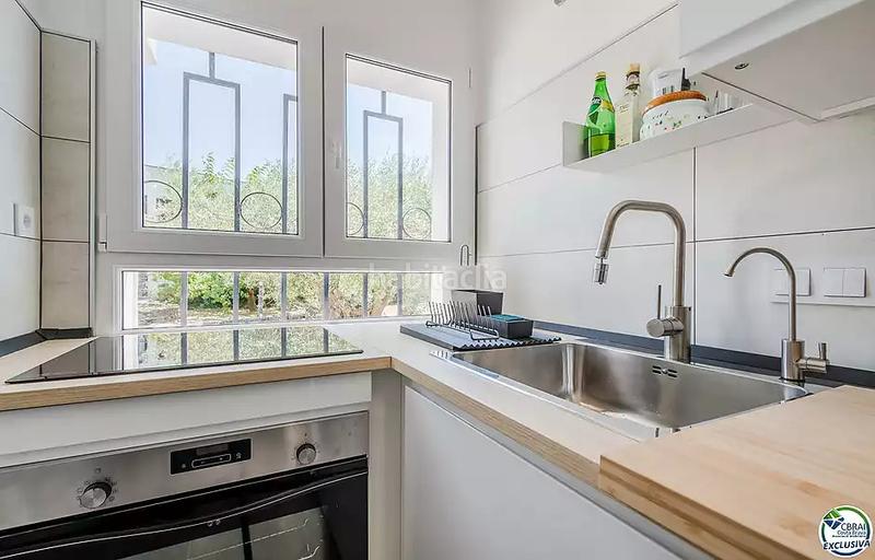 Foto fd1c012e-bdc6-4c74-adc3-8c2257be61fb. Maison avec chauffage parking dans Nord Roses