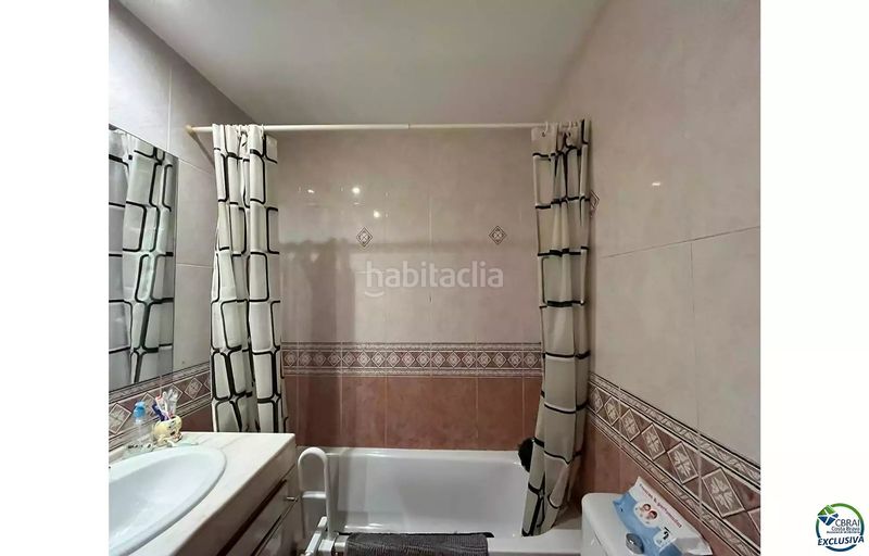Foto e724c22d-6912-4212-8fc5-04bd029794df. Pis a calle arquitecte pelei martinez 10 a Eixample-Horta Capallera Figueres