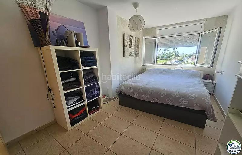 Foto 417ee898-fac7-4651-ba8a-12a873d76d7d. Piso apartamento de 2 habitaciones, gran terraza y parquing interior!! en Empuriabrava