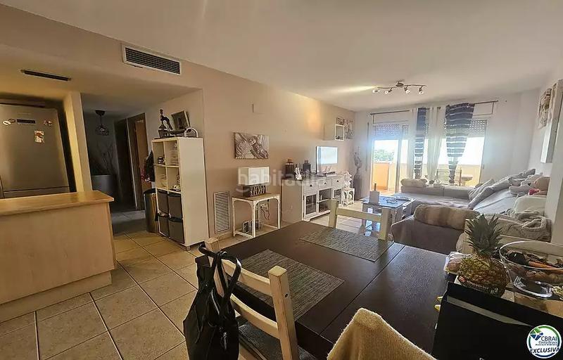 Foto 7705ff88-f4b7-4c83-acb2-820b19282b0a. Piso apartamento de 2 habitaciones, gran terraza y parquing interior!! en Empuriabrava