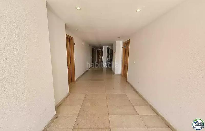 Foto a5208f8b-4d37-4d37-abaa-02aecdf17354. Piso apartamento de 2 habitaciones, gran terraza y parquing interior!! en Empuriabrava