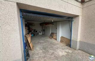 Aparcament cotxe a Santa Margarida. Garaje cerrado de 17 m en venta en santa margarita roses