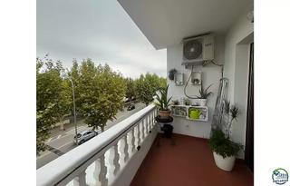 Appartamento in Alberes. Bonito piso en venta en la zona comercial de empuriabrava