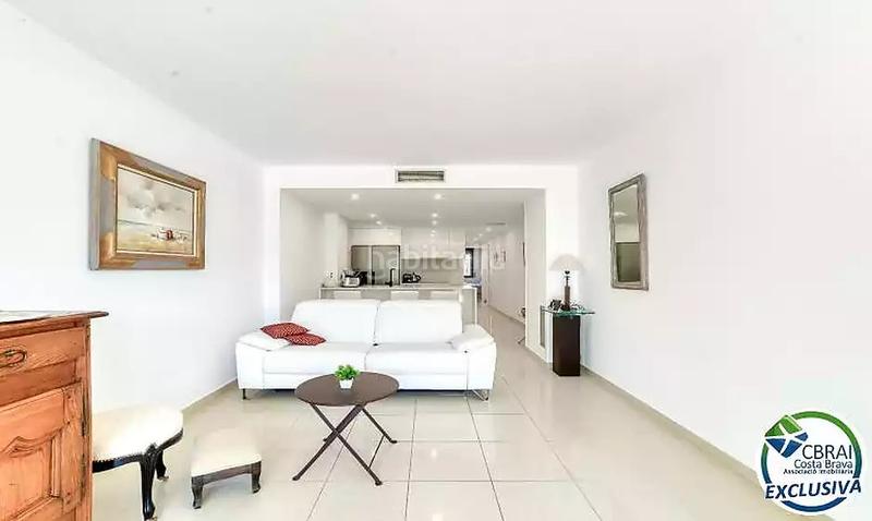 Foto fd5ae7cb-c42e-428b-a60b-f235c49c65c4. Appartement avec chauffage parking piscine dans Salatar Roses