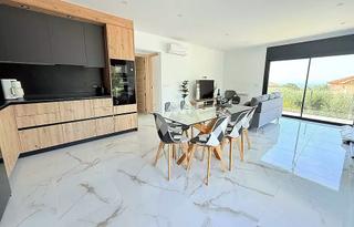 Maison à Nord. Villa reformada con piscina y licencia turística