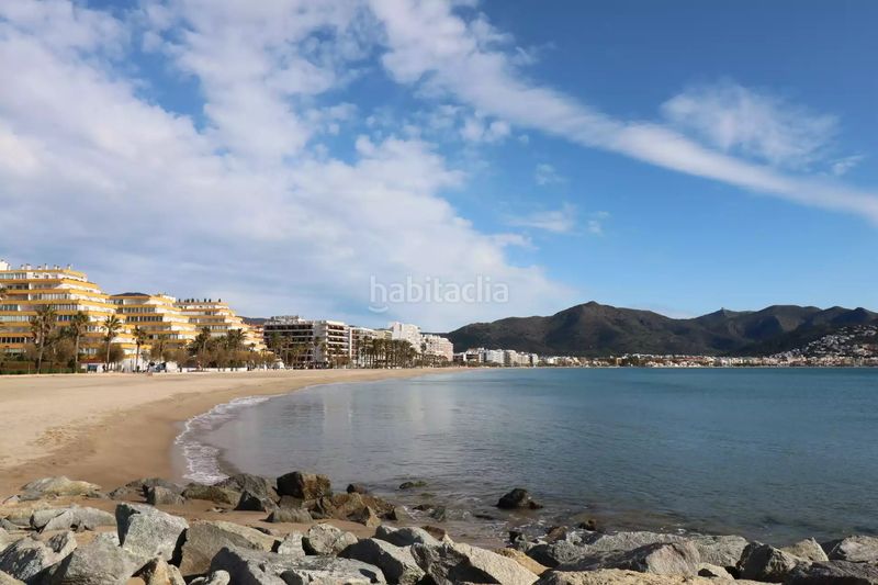 Foto 3489e6c4-1bc8-4473-9787-e269a9a50a74. Piso en carrer monaco 6-8 apartamento luminoso con gran terraza y vistas al mar en mas oliva, en Roses
