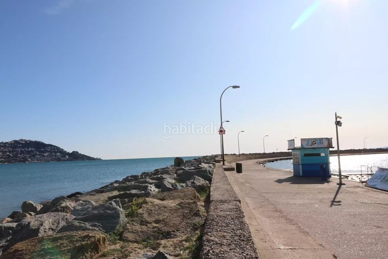 Foto f9c763d8-eef0-4a60-8872-78f47da122a8. Piso en carrer monaco 6-8 apartamento luminoso con gran terraza y vistas al mar en mas oliva, en Roses