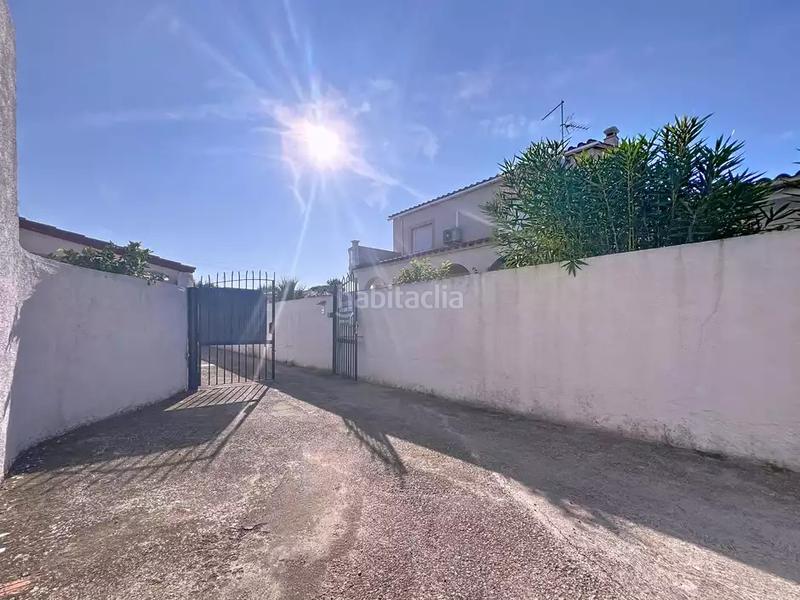 Foto b051b61f-c8b1-4690-a72d-b0741873851e. Casa en Alberes 37 oportunidad casa de una planta con piscina en Empuriabrava