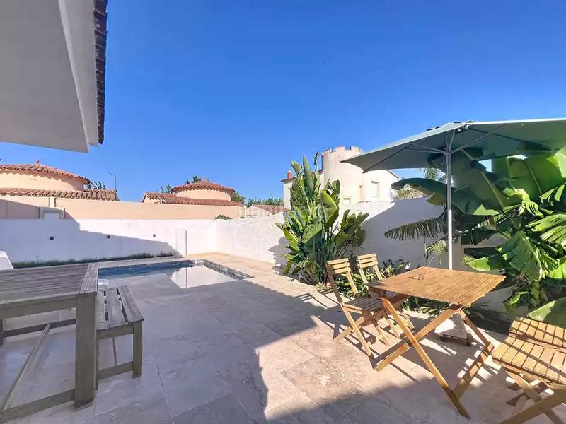 Foto c8959929-df04-4553-b967-9ed8d4642e01. Casa en Alberes 37 oportunidad casa de una planta con piscina en Empuriabrava