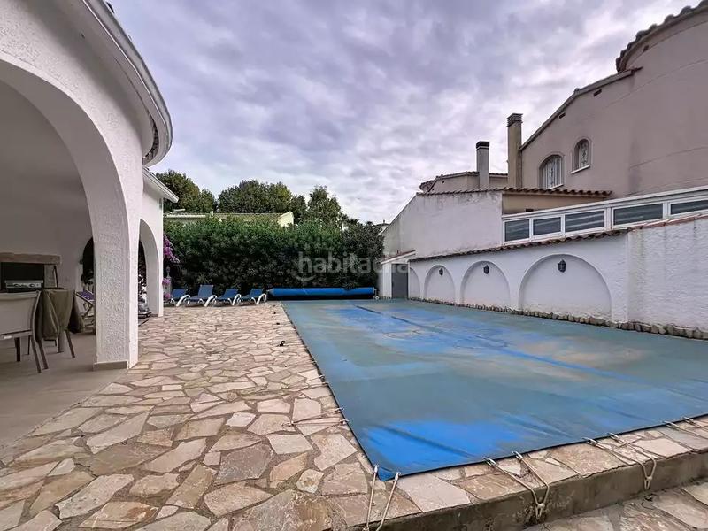 Foto 99851bcc-2e3f-4d56-8ff9-8ec3a494fa3b. Casa con parcheggio piscina in Alberes Empuriabrava