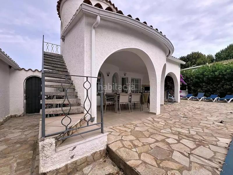 Foto b9db624e-4f38-418d-9d48-3273a8154933. Casa con parcheggio piscina in Alberes Empuriabrava