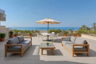 Apartamento en Salatar. Apartamento en primera línea de mar en rosas con magníficas vist