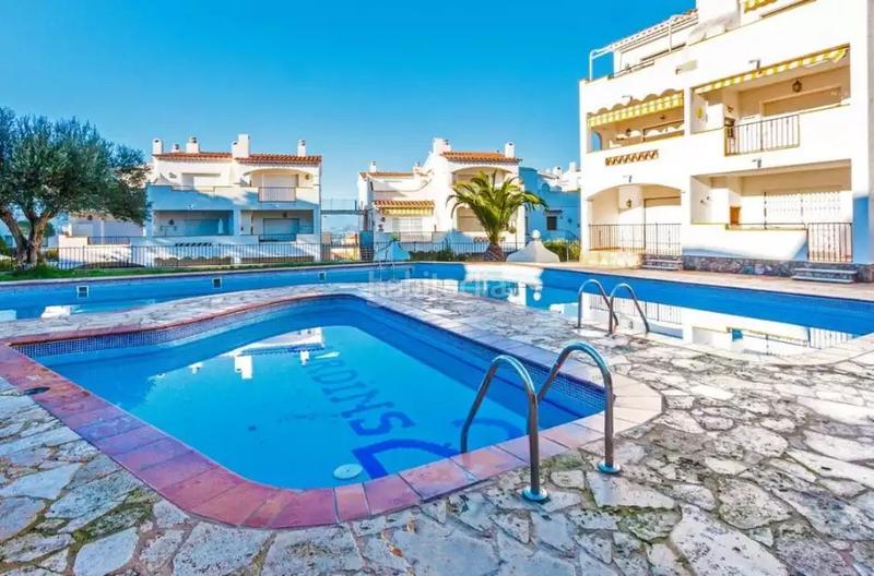 Foto 45254ae3-f1f5-40fa-9849-7d0ca04058cb. Pis a calle de josep carner 08 a Puig Rom-Canyelles-Almadrava Roses