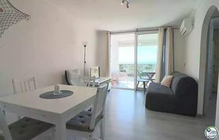 Piso  Calle sector muga 4. Apartamento con vista al mar, gran terraza y licencia turística.