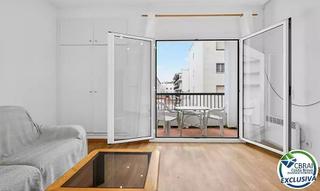 Appartement  Calle poblat típic s/n. Royal marine apartamento reformado con terraza a pocos pasos de